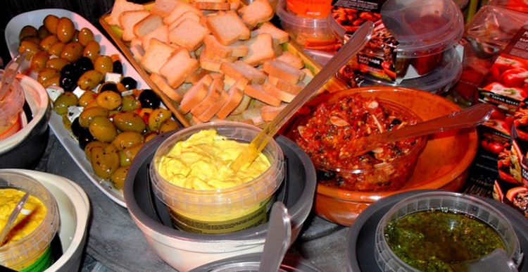 La tapa celebra su Día Mundial con más de 30 rutas gastronómicas