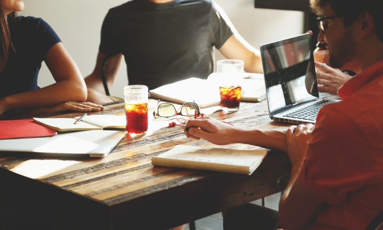 Kto powinien zdecydować się na coworking?