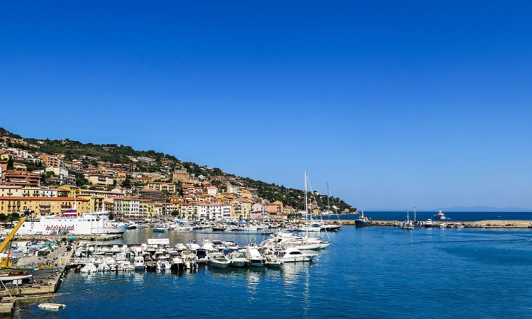 Luksusowy czarter we Włoszech – wakacje na morzu