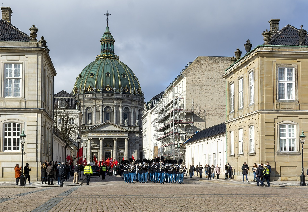 Incendie dramatique de l'Ancienne Bourse à Copenhague